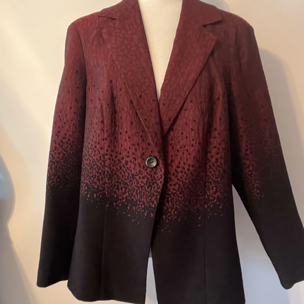 Coldwater creek cranberry and black fully lined one button blazer